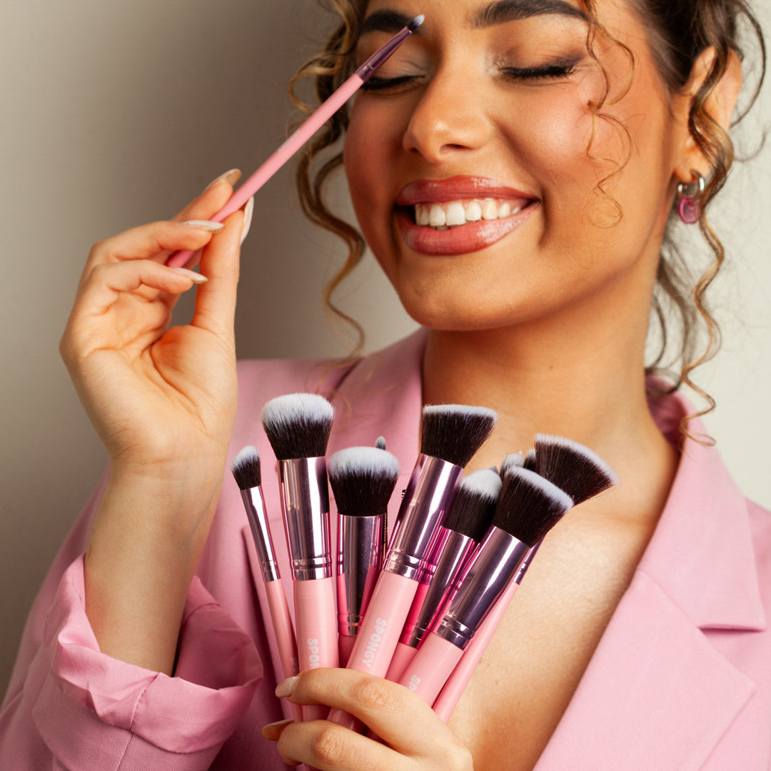Velvet Make-Up Brush Collection (16 Πινέλα & Θήκη Αποθήκευσης)