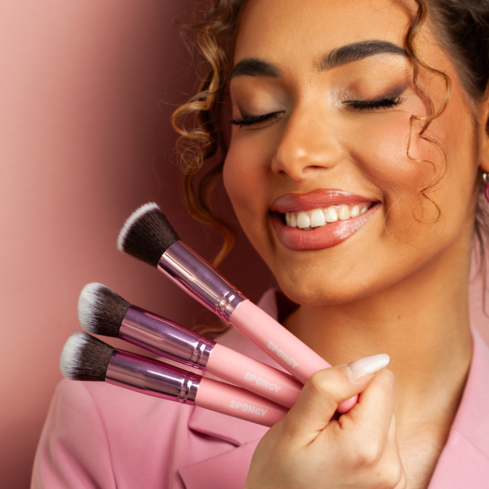Velvet Make-Up Brush Collection (16 Πινέλα & Θήκη Αποθήκευσης)
